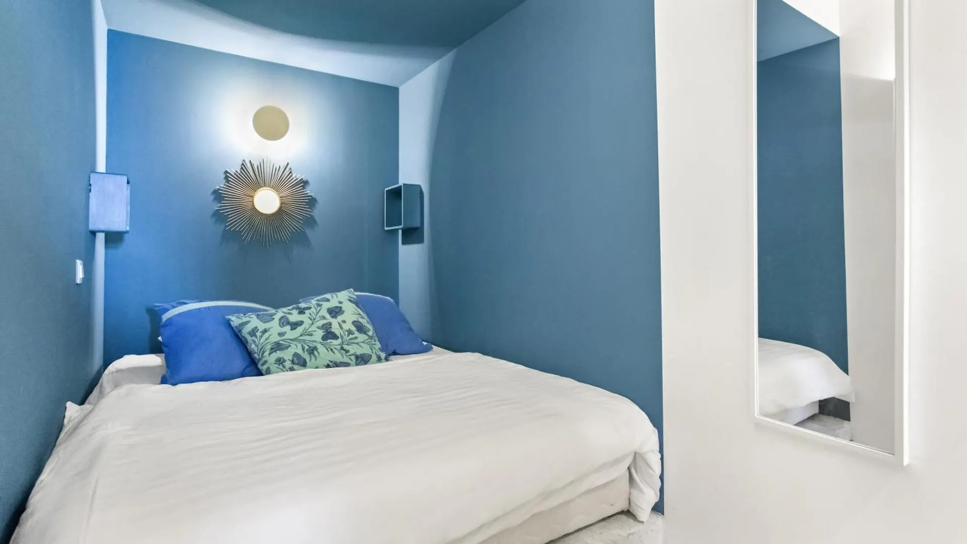 Unique Appartement Pieds Dans L'Eau Frejus Apartment
