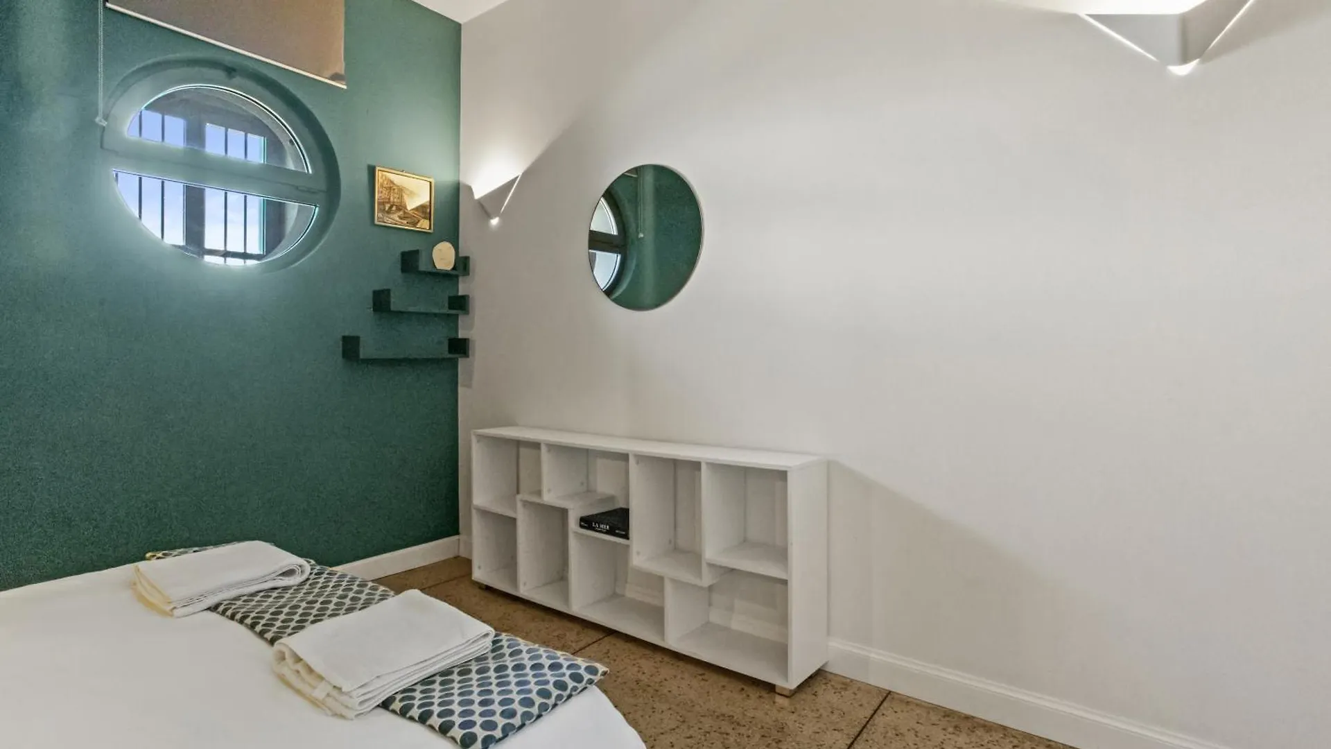 Unique Appartement Pieds Dans L'Eau Frejus