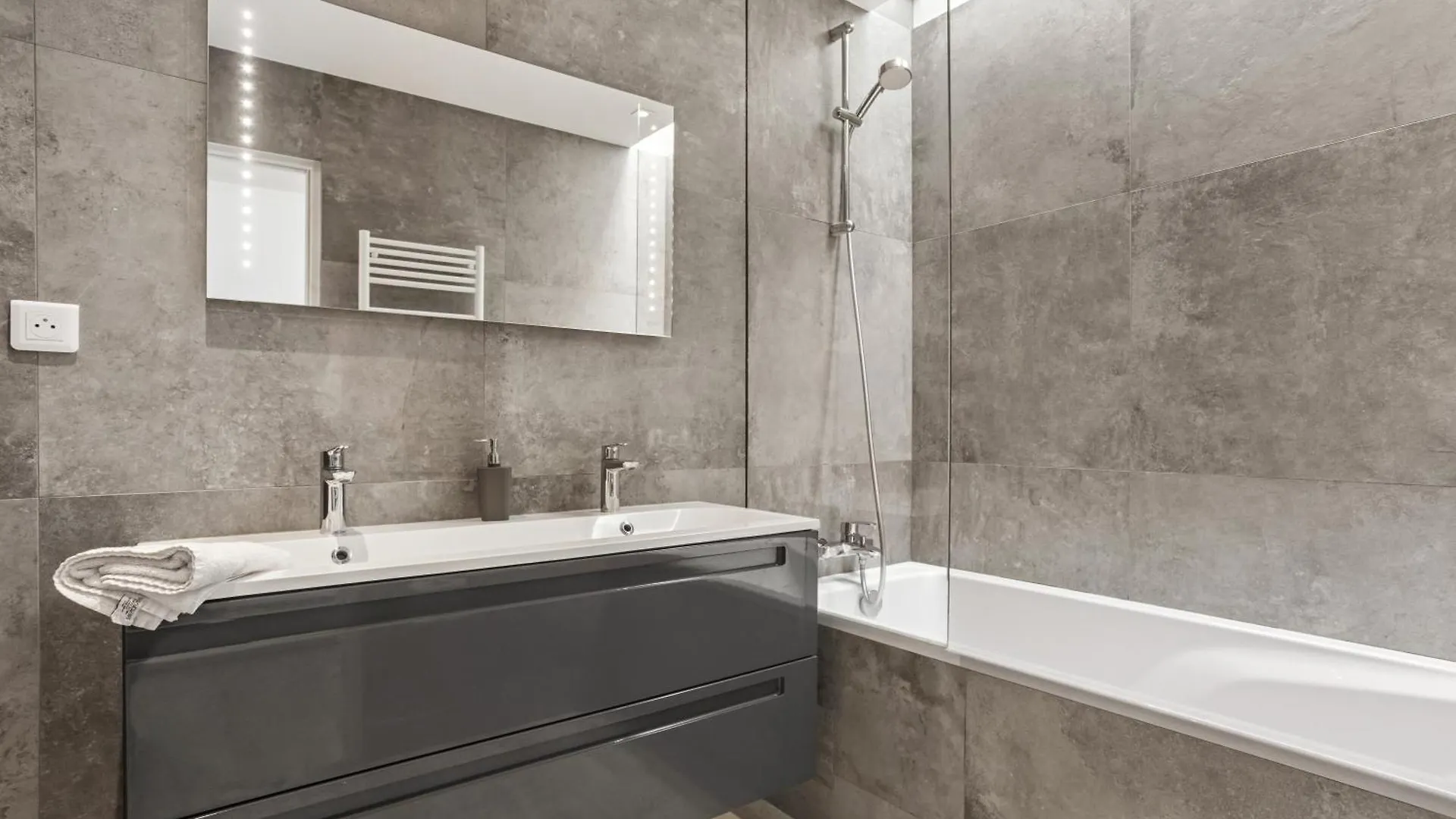 Unique Appartement Pieds Dans L'Eau Frejus 0*,